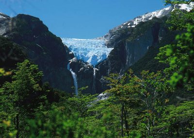 Glacier suspendu au Parque Nacional Queulat chilephoto.cl