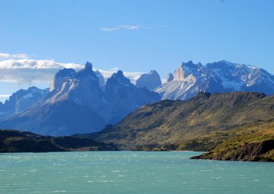 Le Macizo vu du lac Pehoe à Torres del Paine