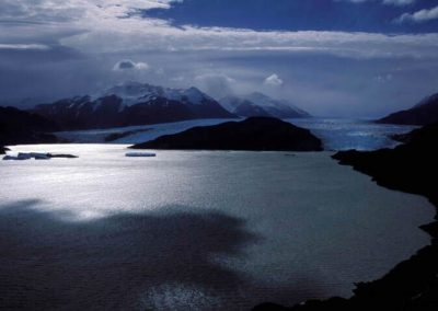 Le lac Grey au Parque Nacional Torres del Paine chilephoto.cl
