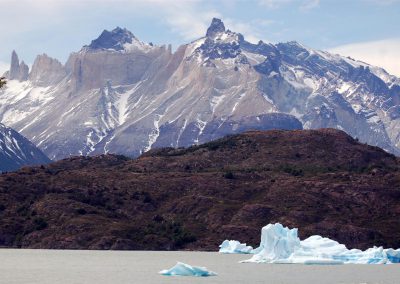 Plage du lac Grey à Torres del Paine