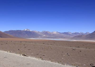 2e arrêt acclimatation à 4.200m entrant dans l'altiplano. Laguna Verde en Bolivie et les Andes (©PhilippeFilliatre AFA-Nov. 2015)
