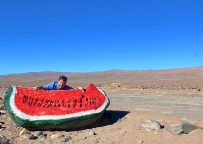 Andy assoiffé dans le désert d'Atacama en bas du cerro Paranal (photo Andy Strappazzon AFA-AstroclubVega 2016)