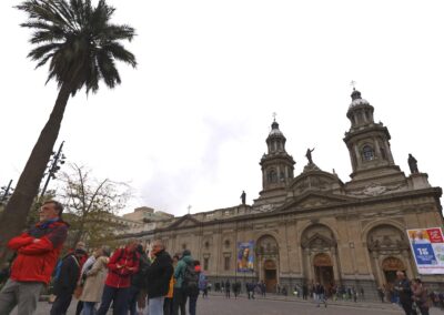 Visite de "La Catedral" à la "Plaza de Armas" (L.Jamet AFA-Éclipse 2019)
