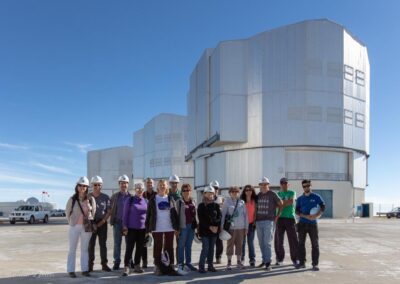 Le groupe AFA-2018 devant 3 des 4 télescopes (photo OZuntini)