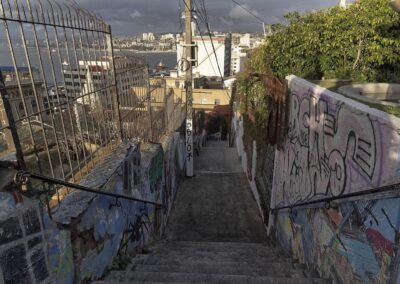 Staircase with a part of the bay & at the bottom Viña del Mar (L.Jamet)