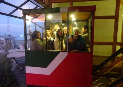 Le groupe dans le "funicular El Peral" (on ne visite pas le puerto sans en prendre au moins un!)